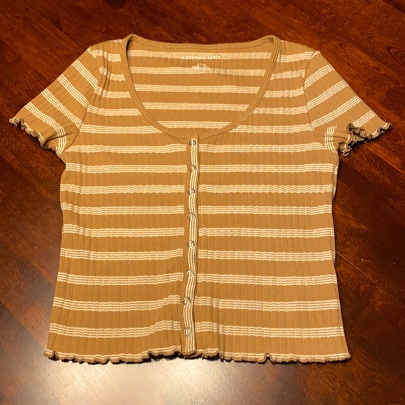 American Eagle Snap Scoop Neck Tee w Ruffle Edges - Picture 1 of 7